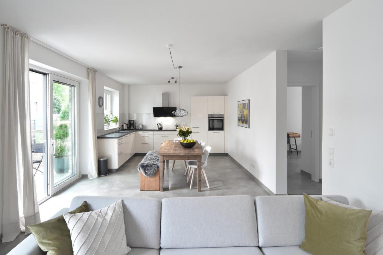 Familienfreundliche Neubauwohnung Mit Terrasse Hamburg Exterior foto